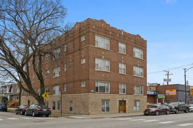 property at 3221 N California Ave