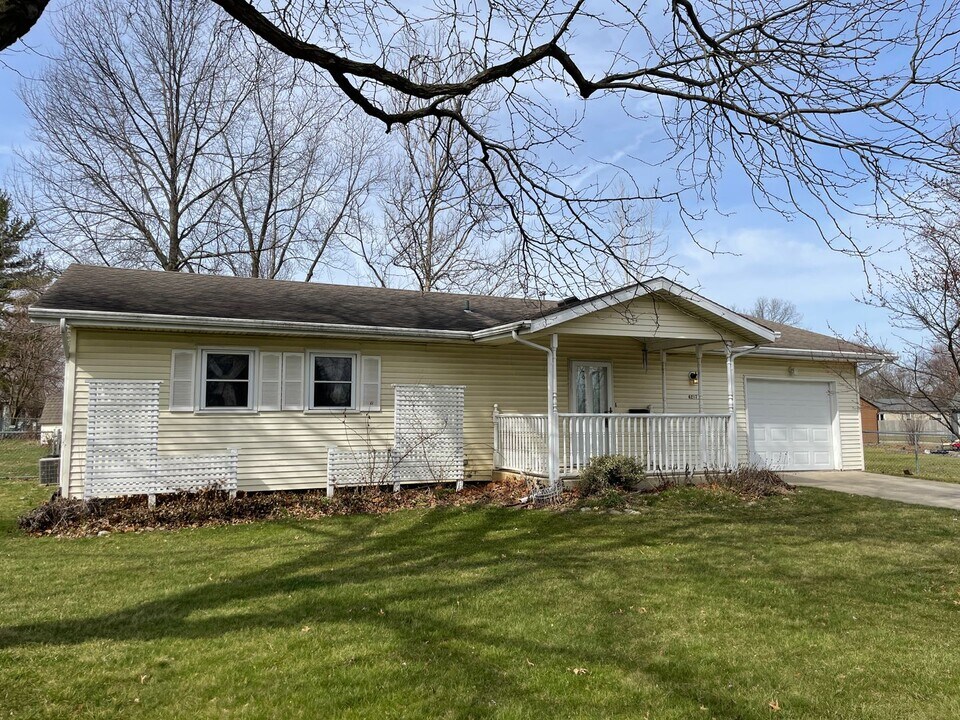 6217 Aragon Dr in Fort Wayne, IN - Building Photo