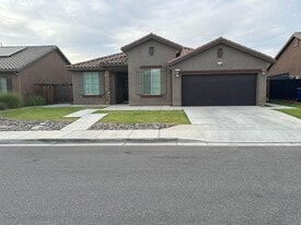 9508 Laurelwood Ct in Shafter, CA - Building Photo