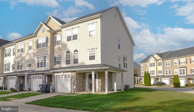 45571 Catalina Ln in California, MD - Building Photo - Building Photo