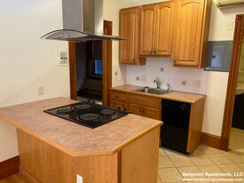 97 Myrtle St, Unit 1 in Boston, MA - Building Photo