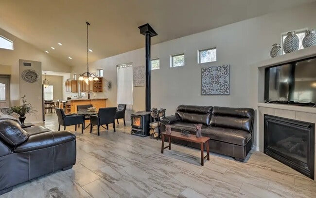 210 W Cedar Ave, Unit Home in Flagstaff, AZ - Building Photo - Building Photo