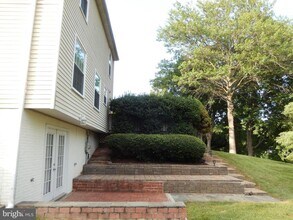 15821 Anamosa Dr in Derwood, MD - Building Photo - Building Photo