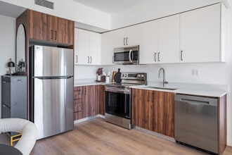 Aventura Quattro in Miami, FL - Foto de edificio - Interior Photo