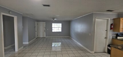 2104 N Seminole St in Kissimmee, FL - Building Photo - Building Photo