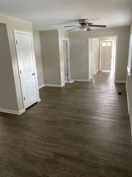 800 Parkview Dr in Elizabeth City, NC - Building Photo