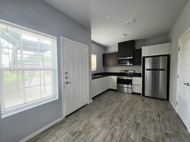 1514 Quitaca Dr in Edinburg, TX - Building Photo