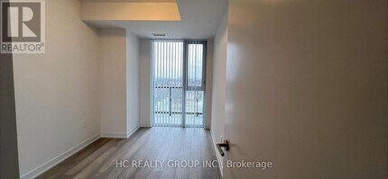 5858 Yonge St in Toronto, ON - Building Photo - Building Photo