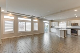 9224 Midnight Cellars St in Las Vegas, NV - Building Photo - Building Photo