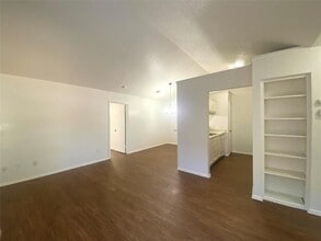 12309 Dellrey Dr in Austin, TX - Foto de edificio - Building Photo