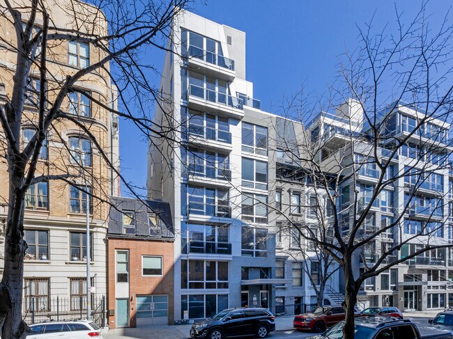 129 W 23rd St in New York, NY - Building Photo - Building Photo