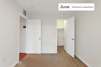 Private bedroom in 5 bed/2 bath Home in Washington, DC - Building Photo - Building Photo