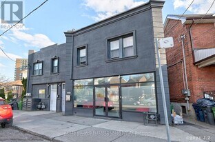 2039 Davenport Rd in Toronto, ON - Building Photo