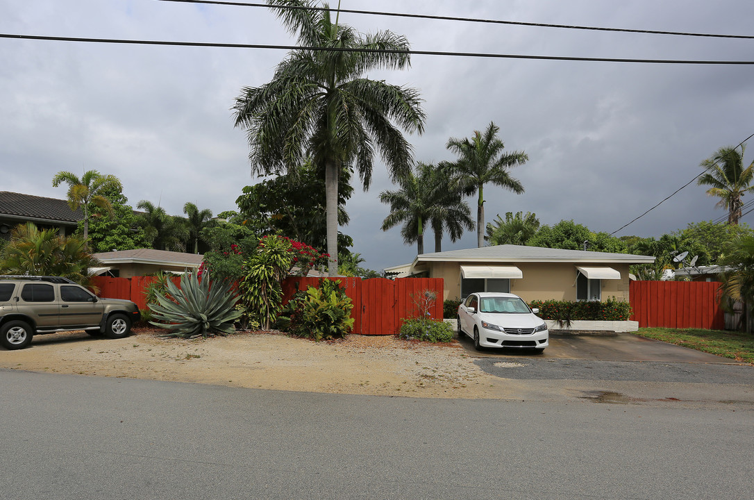 931-937 NE 18th Ct in Fort Lauderdale, FL - Building Photo