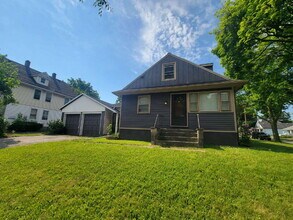 1175 Maple St in Rochester, NY - Building Photo - Building Photo