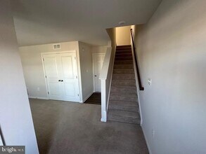 179 Presidents Pointe Ave in Ranson, WV - Building Photo - Building Photo