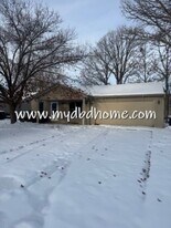 6621 Wood Rim Run in Fort Wayne, IN - Building Photo