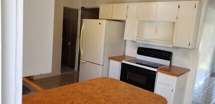 525 W Twilight Ct in Coeur d'Alene, ID - Building Photo - Building Photo