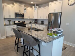 104 Greensdale Ln in Powdersville, SC - Foto de edificio - Building Photo
