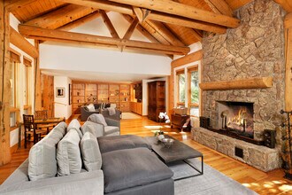 1417 Crystal Lake Rd in Aspen, CO - Building Photo - Building Photo