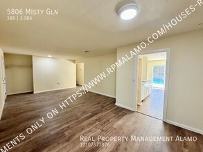 5806 Misty Glen in San Antonio, TX - Building Photo - Building Photo