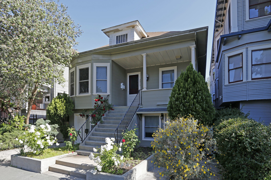 2015 N St in Sacramento, CA - Foto de edificio