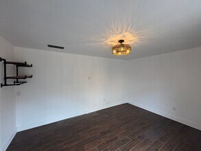 1229 Sandra Cir in Vista, CA - Building Photo - Building Photo