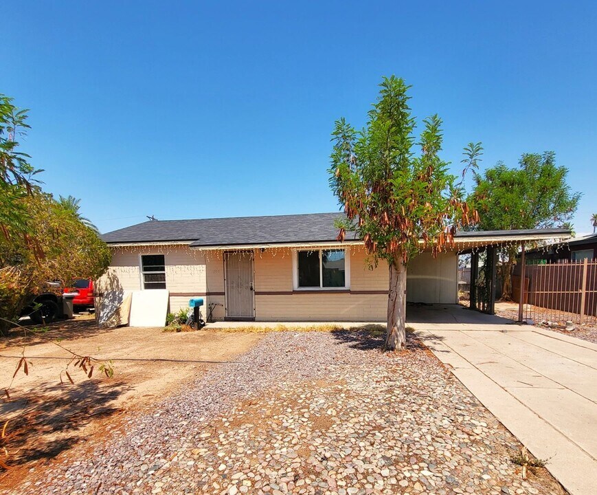 3302 E Oak St in Phoenix, AZ - Building Photo