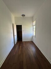 8835 S Commercial Ave in Chicago, IL - Building Photo - Building Photo