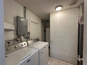 5002 NW 189th Terrace in Miami Gardens, FL - Building Photo - Building Photo