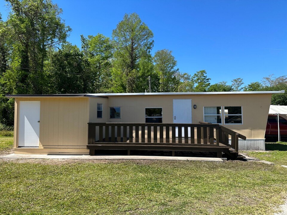 5698 S Orange Blossom Trail in Intercession City, FL - Building Photo