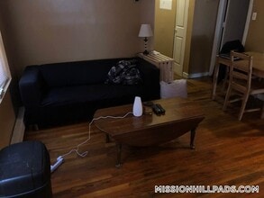 894 Huntington Ave in Boston, MA - Building Photo - Building Photo