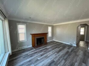 15516 Lincoln Ave in Eastpointe, MI - Foto de edificio - Building Photo