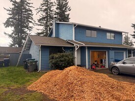 6922 Armar Rd in Marysville, WA - Building Photo