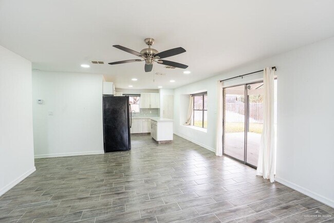 19 Falcon Ave in McAllen, TX - Building Photo - Building Photo