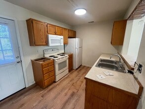 1330 N Frideriki Dr in Columbia, MO - Building Photo - Building Photo