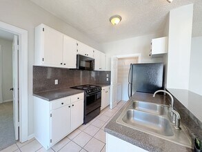 7744 Lasalle Ave in Baton Rouge, LA - Building Photo - Building Photo