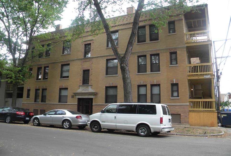 1641 W Waveland Ave in Chicago, IL - Foto de edificio