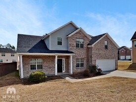 3302 Summer Brooke Ln in Union City, GA - Building Photo