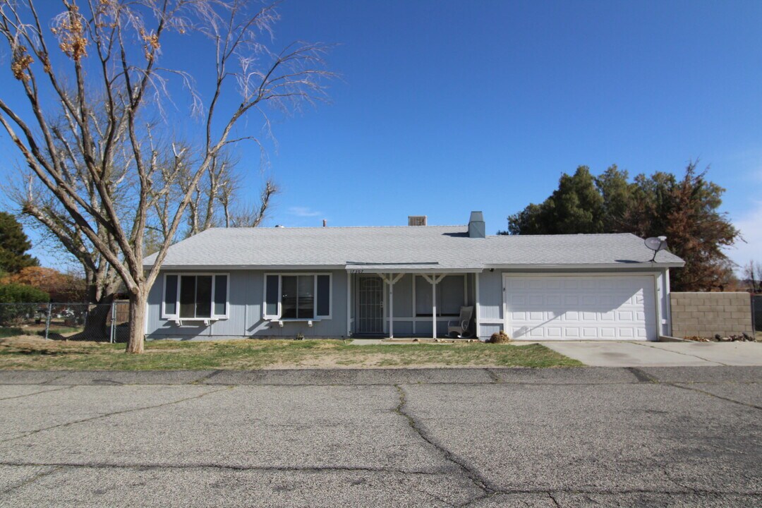 17307 Newmont Ave in Lancaster, CA - Building Photo