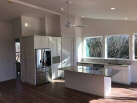 1234 Turkey Tree Rd in Spicewood, TX - Building Photo