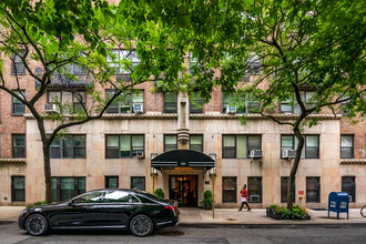 Southgate Apartments in New York, NY - Building Photo - Building Photo