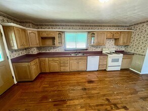 347 Midland Ave in Midland, PA - Building Photo - Building Photo