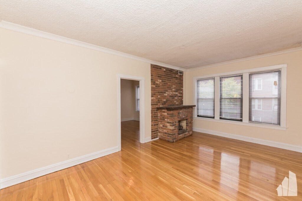 3511 N Racine Ave in Chicago, IL - Building Photo