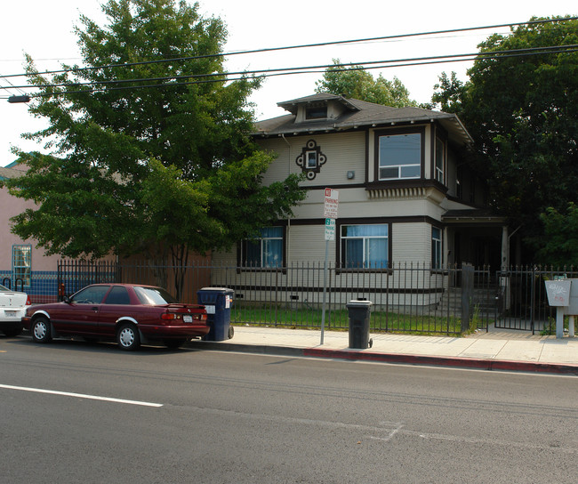 140 E Beach St in Watsonville, CA - Building Photo - Building Photo