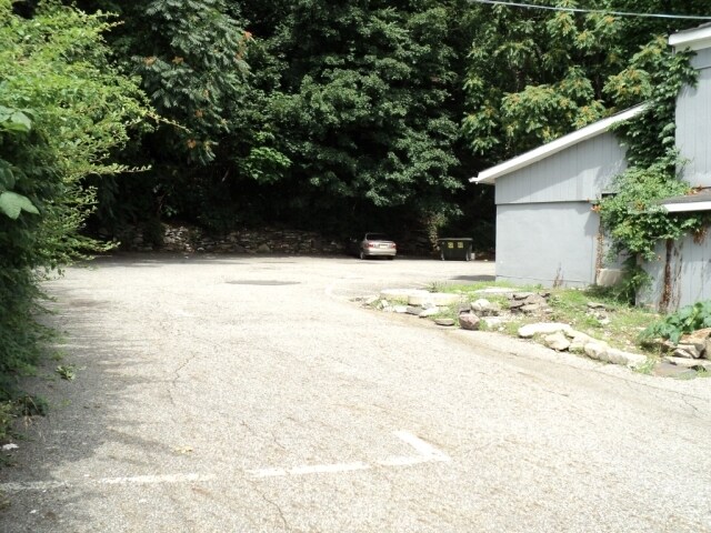 649 Jersey Ave in Greenwood Lake, NY - Foto de edificio - Building Photo