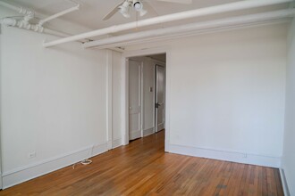 1907 W Cullom Ave in Chicago, IL - Foto de edificio - Building Photo