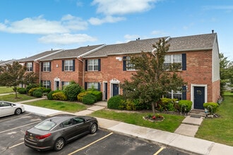Landings at Cedar Creek in Monroe, MI - Foto de edificio - Building Photo
