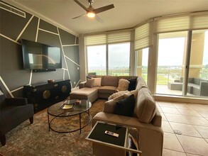 130 Riviera Dunes Way in Palmetto, FL - Foto de edificio - Building Photo