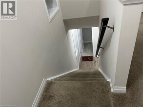 144 S Creek Dr in Kitchener, ON - Building Photo - Building Photo